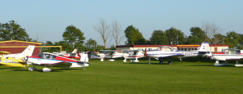 Line-up of a previous PocketFMS fly-in. Line-up of a previous PocketFMS fly-in.